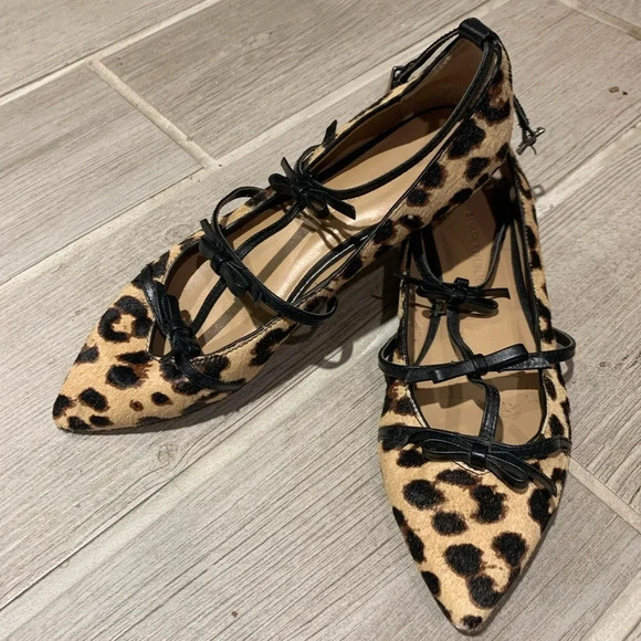 Banana Republic Animal Print Pointy Toe Flats Size 6 - Picture 1 of 5